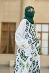 Reema Green & White Print Dress In Classic Style - Side Pockets