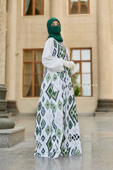Reema Green & White Print Dress In Classic Style - Side Pockets