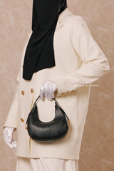 Matte Moon Hand Bag In Black - Gift