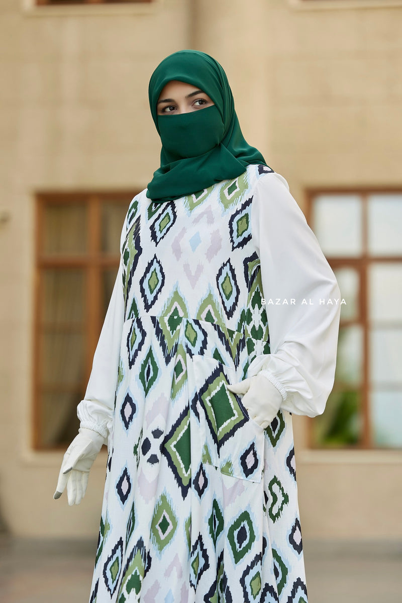 Reema Green & White  Print Dress In Classic Style - Side Pockets
