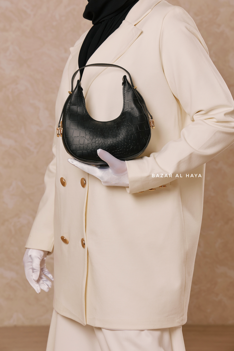 Matte Moon Hand Bag In Black