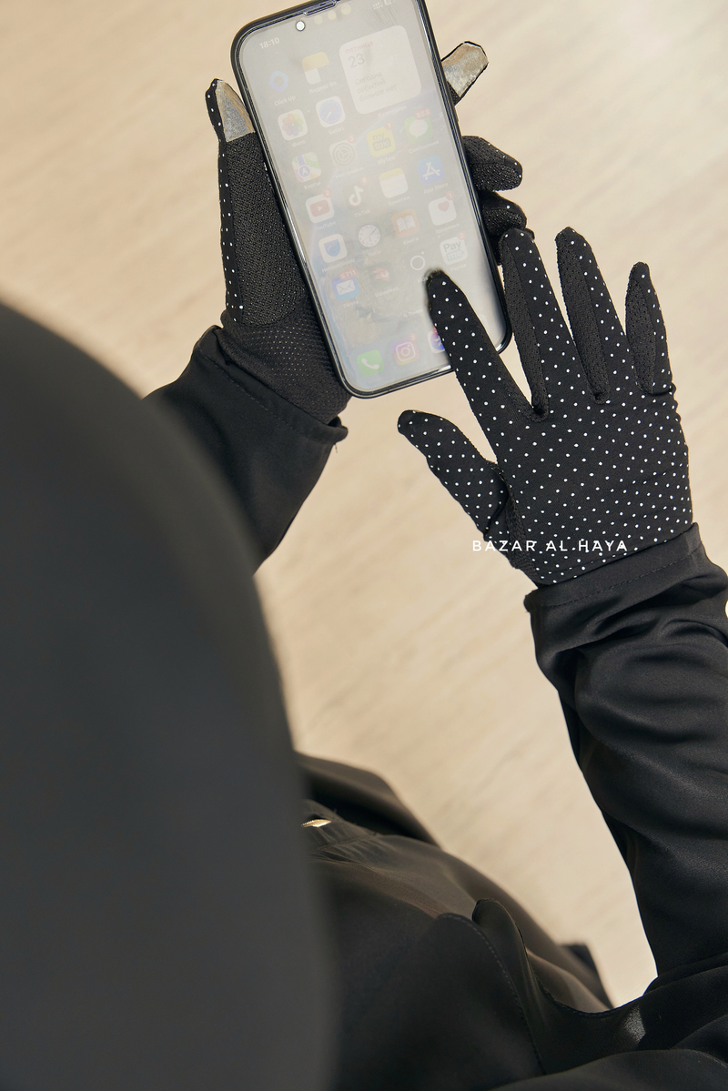 Black Touch Screen Dotted Long Gloves One Size Bazar Al Haya