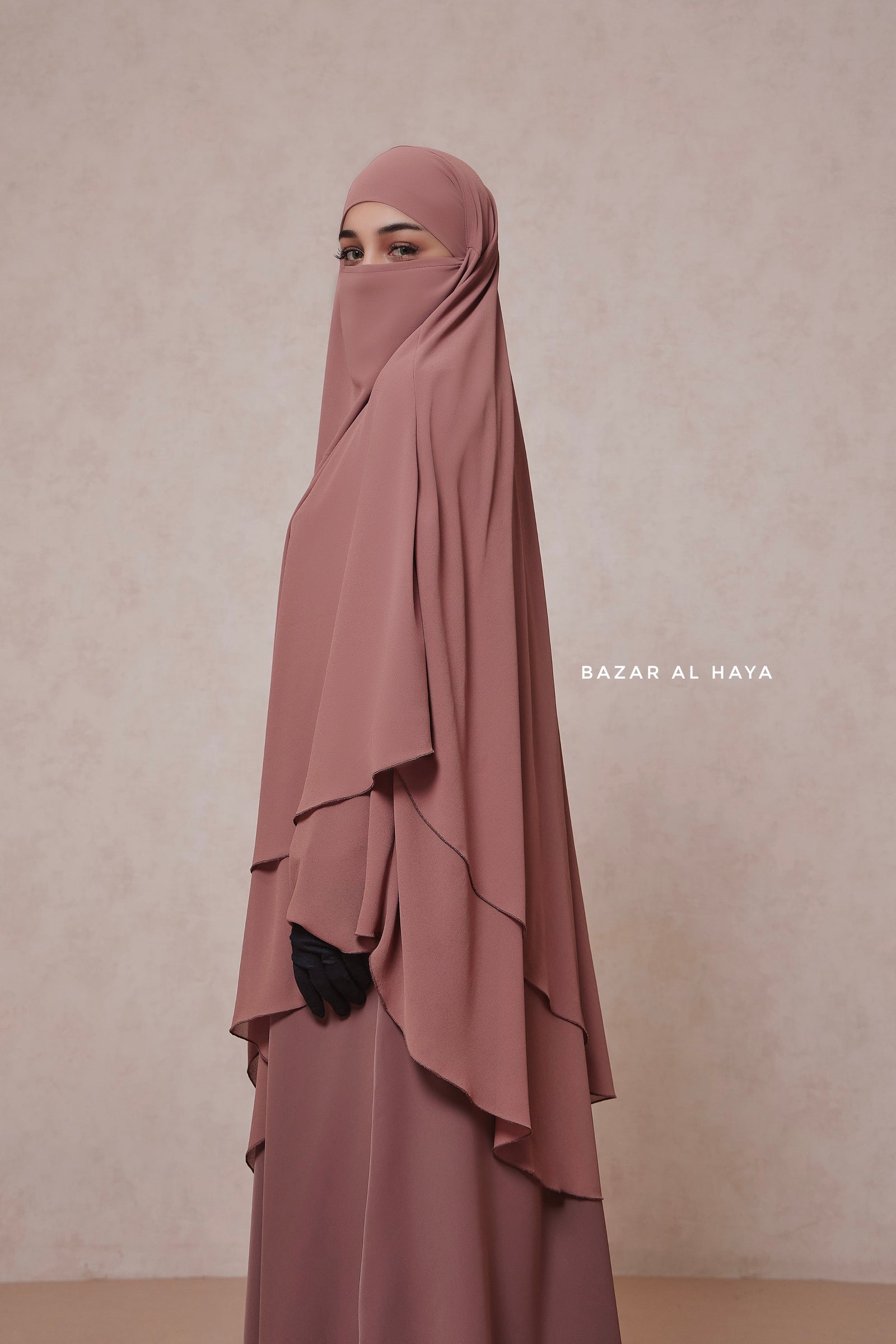★Premium 3 レイヤードKhimar (Taupe)【新品、未使用】 Taupe Rose Pari Layered Khimar & Salam 2 Abaya Set – Bazar Al Haya