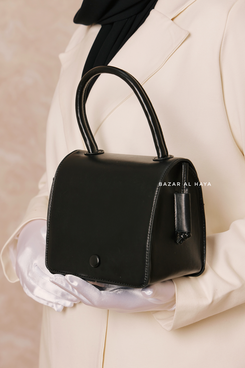 Unique Shaped Matte Crossbody Hand Bag In Black