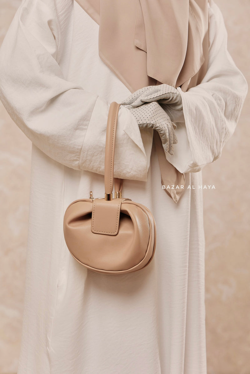 Unique Round Hand Bag In Beige