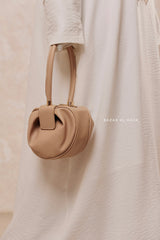 Unique Round Hand Bag In Beige