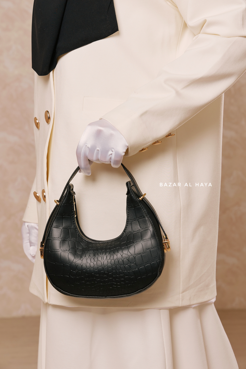 Matte Moon Hand Bag In Black