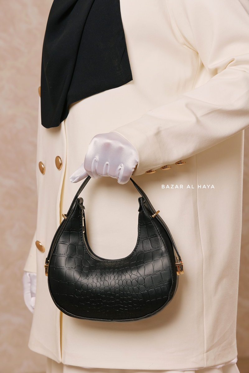 Matte Moon Hand Bag In Black