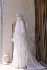 Elegant & Refined Long Wedding Bridal Tulle Veil