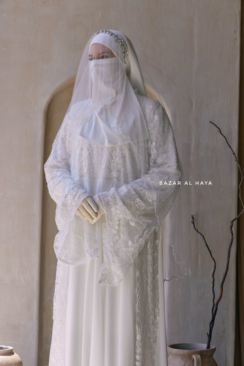 Minimalistic Beautiful Wedding Bridal Tulle Veil