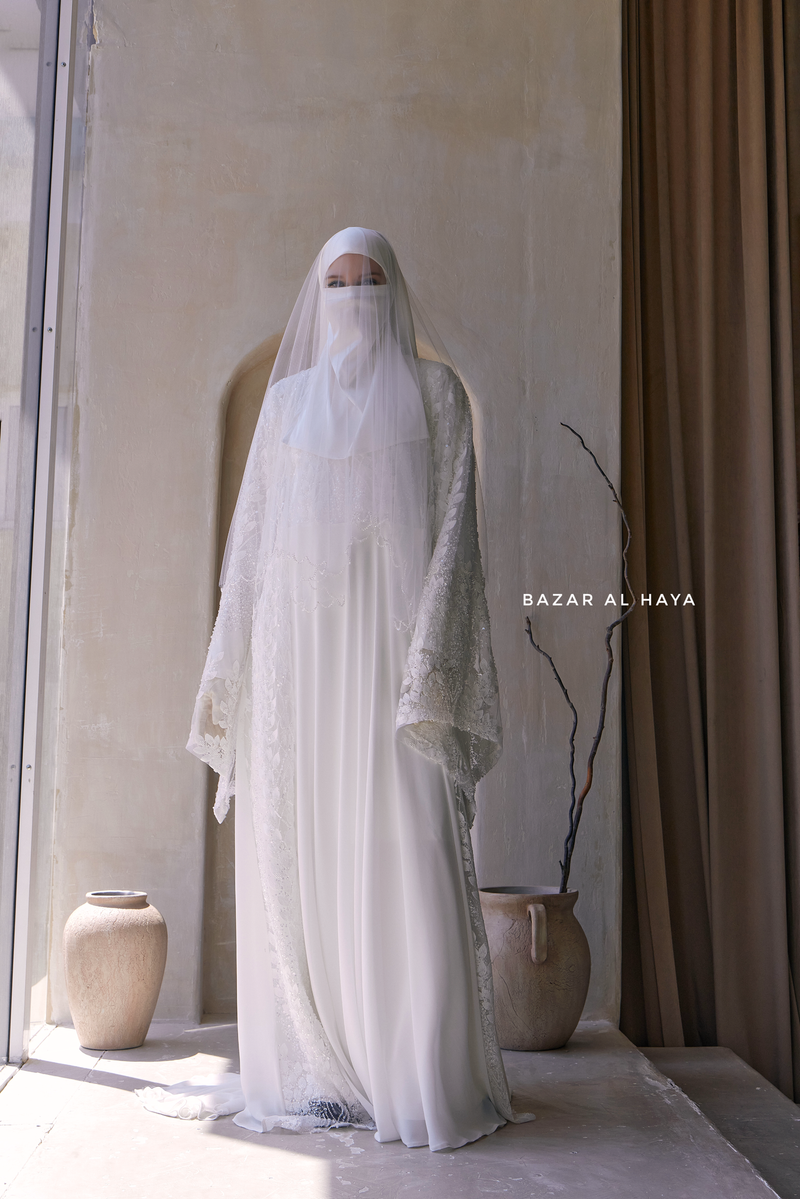 Minimalistic Beautiful Wedding Bridal Tulle Veil