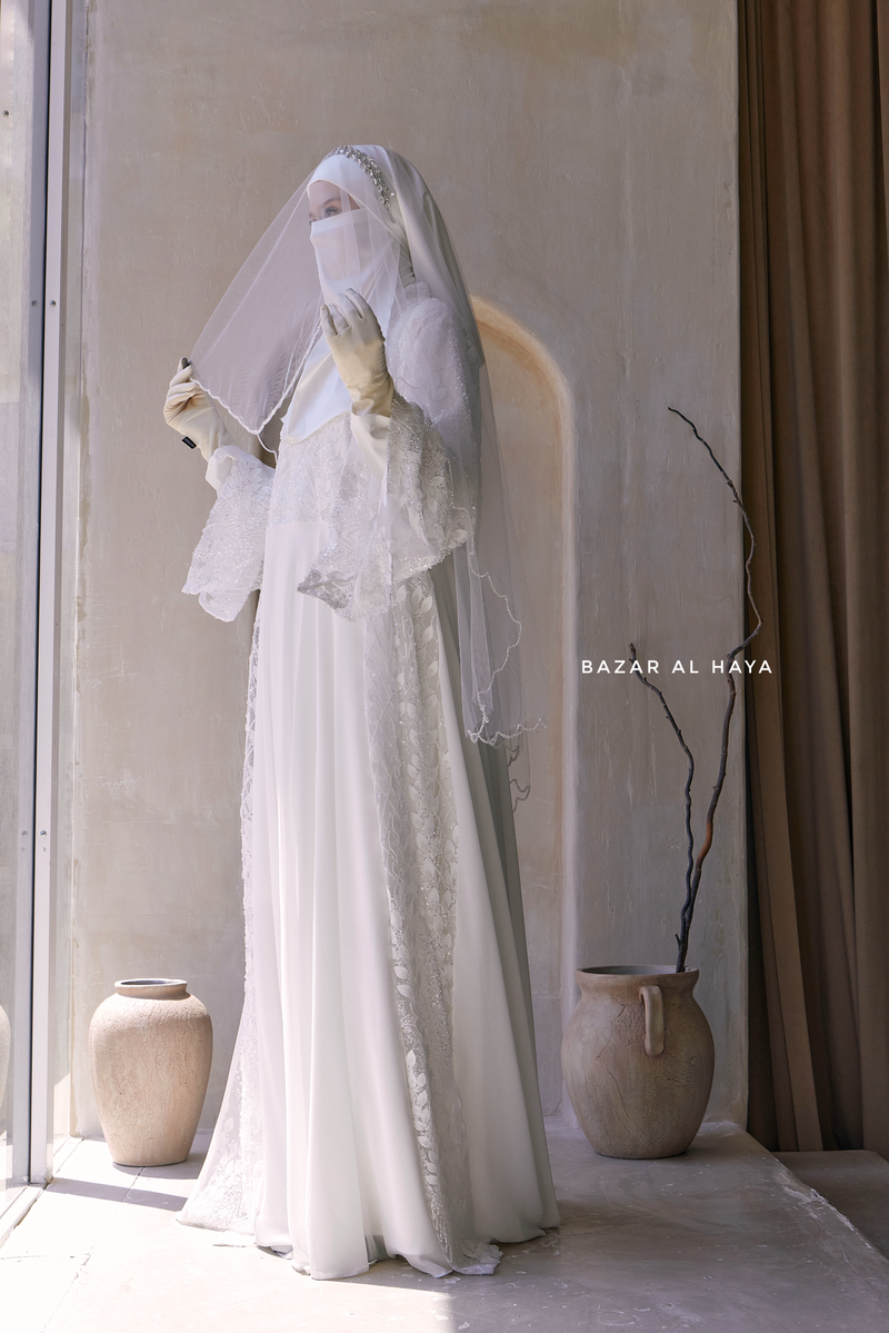 Minimalistic Beautiful Wedding Bridal Tulle Veil