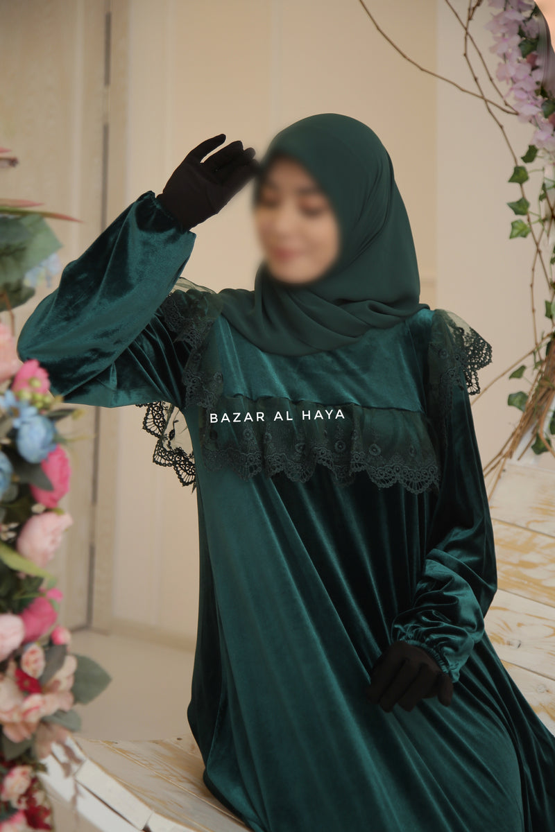 Emerald Nabeela Dress With Lace Shoulder Detail - Premium Velour